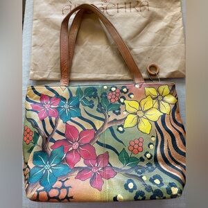 Anuschka Handbag 🌺 GORGEOUS Hand Painted floral colors with original dust bag
